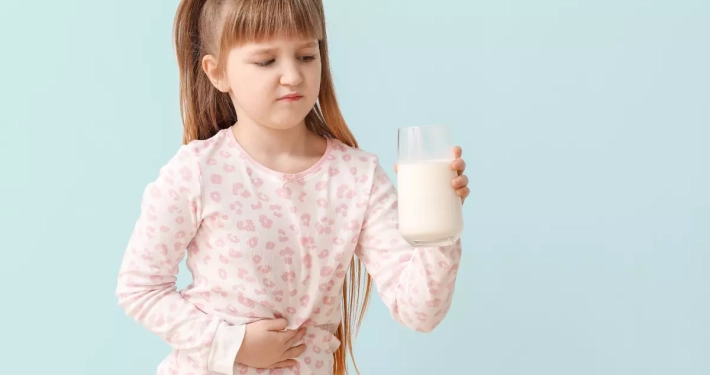 Mio figlio è allergico al latte? L’importanza della diagnosi nei bambini